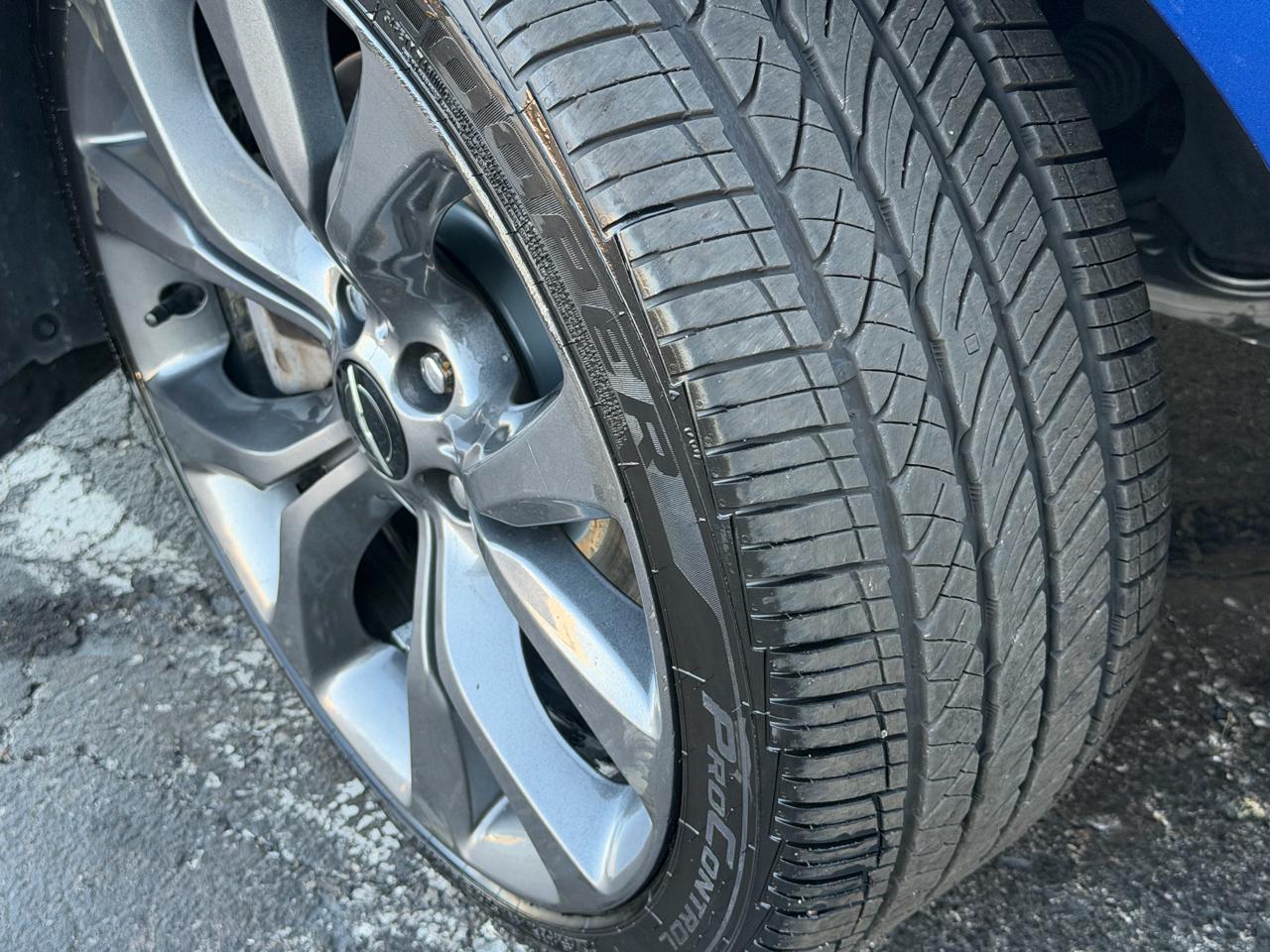 Chrysler 200 4dr Sdn S AWD 2016