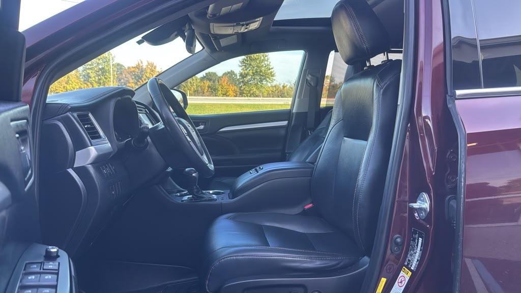 Toyota Highlander XLE V6 FWD (Natl) 2019