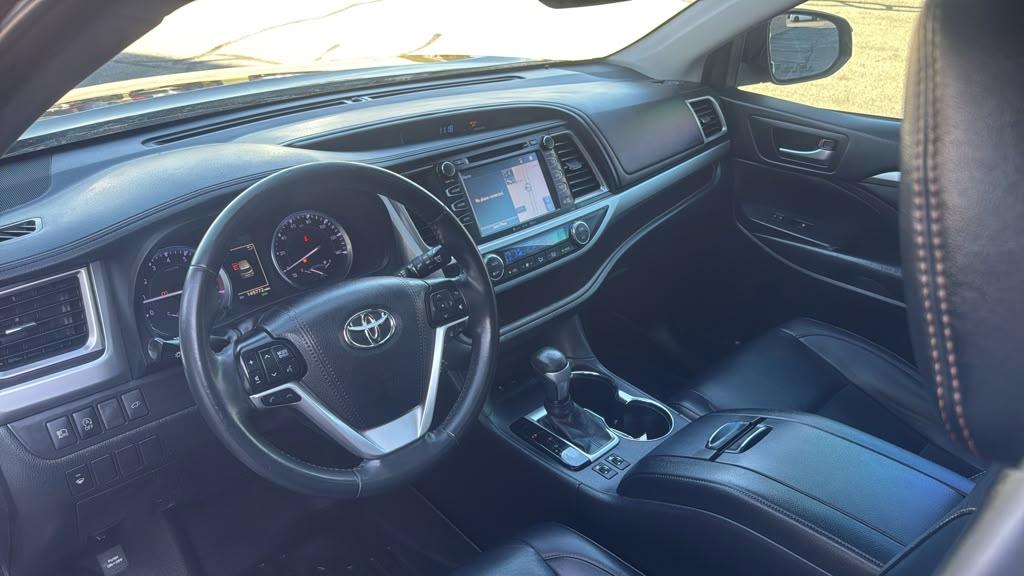 Toyota Highlander XLE V6 FWD (Natl) 2019