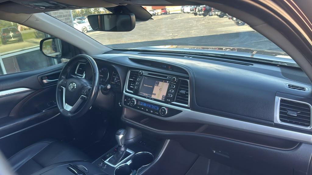 Toyota Highlander XLE V6 FWD (Natl) 2019
