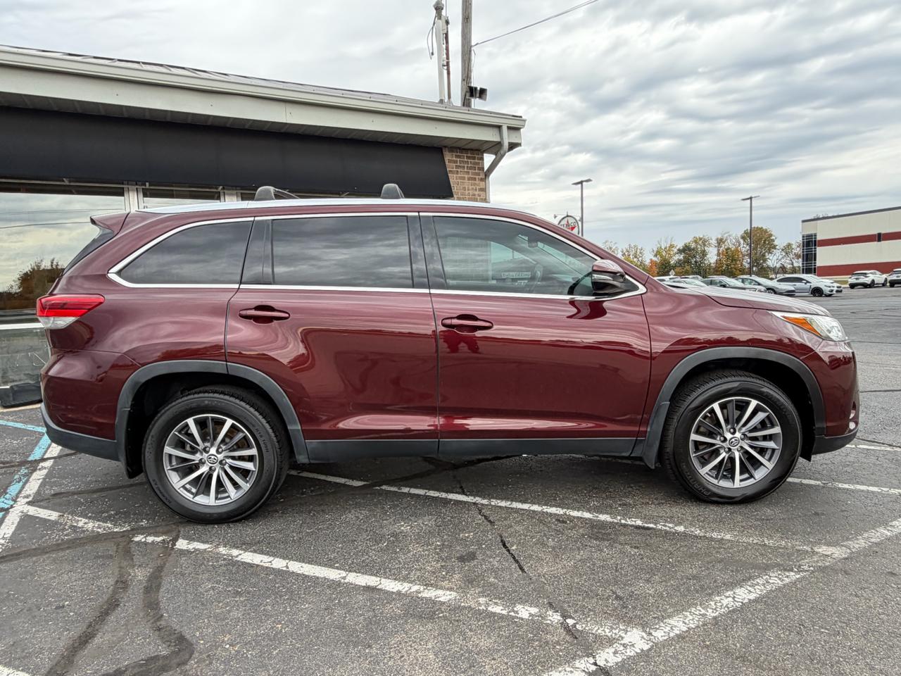 Toyota Highlander XLE V6 FWD (Natl) 2019