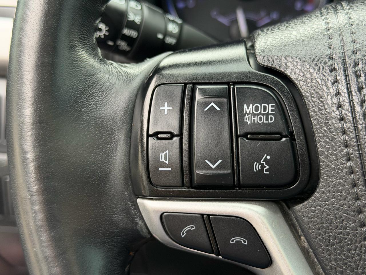Toyota Highlander XLE V6 FWD (Natl) 2019