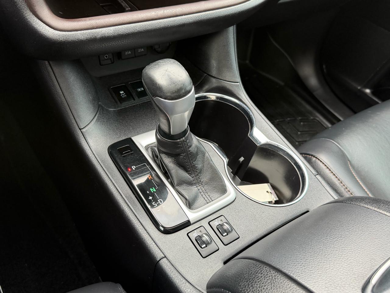 Toyota Highlander XLE V6 FWD (Natl) 2019