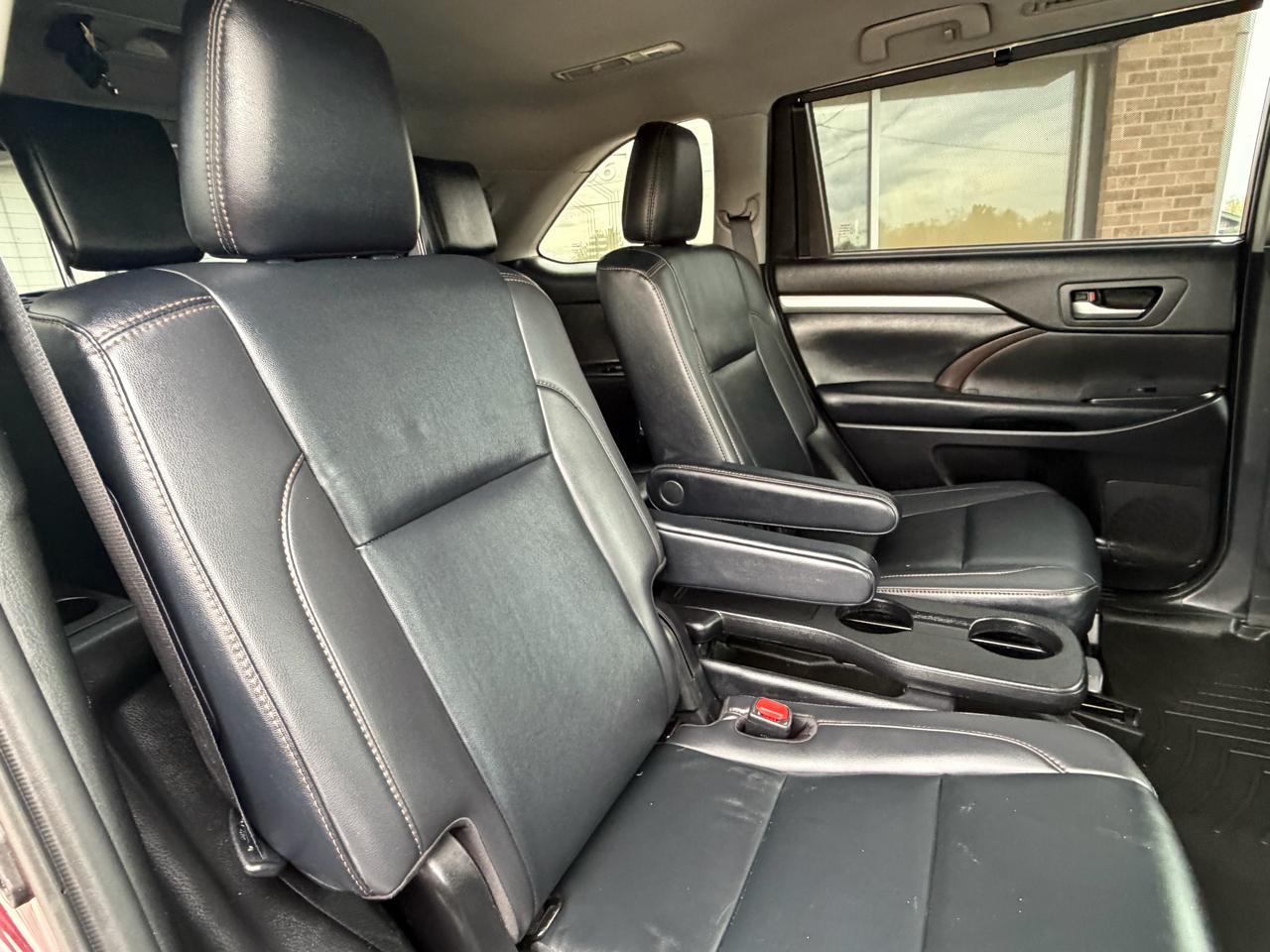 Toyota Highlander XLE V6 FWD (Natl) 2019