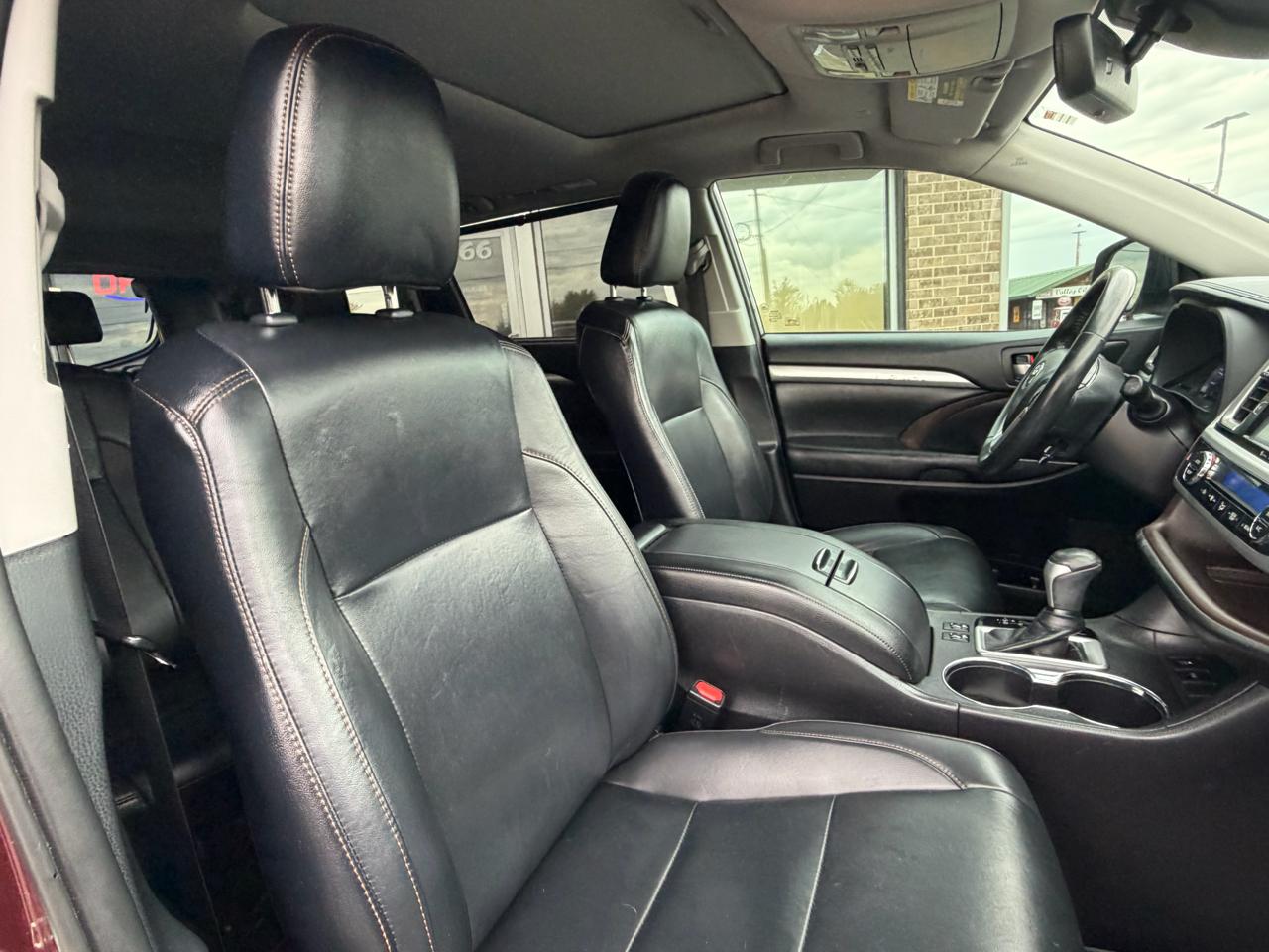Toyota Highlander XLE V6 FWD (Natl) 2019