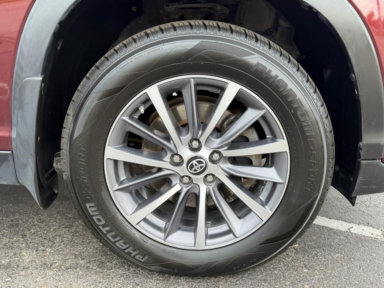Toyota Highlander XLE V6 FWD (Natl) 2019