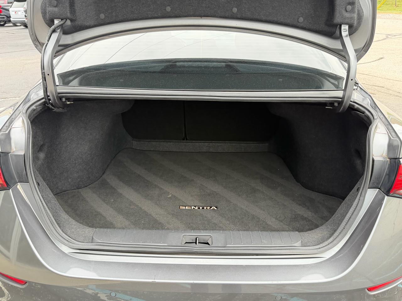 Nissan Sentra SV CVT 2023