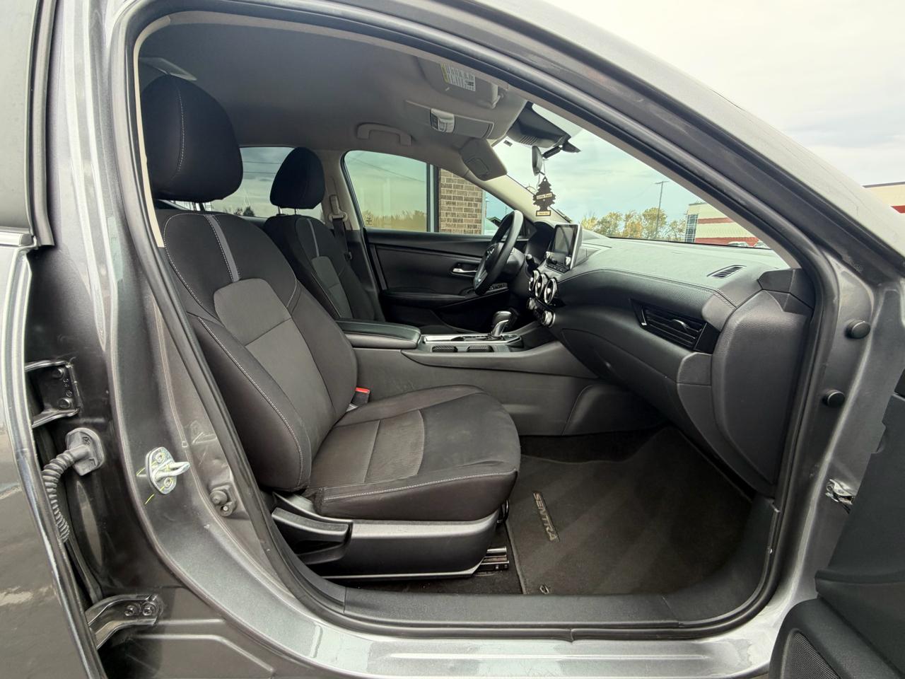 Nissan Sentra SV CVT 2023