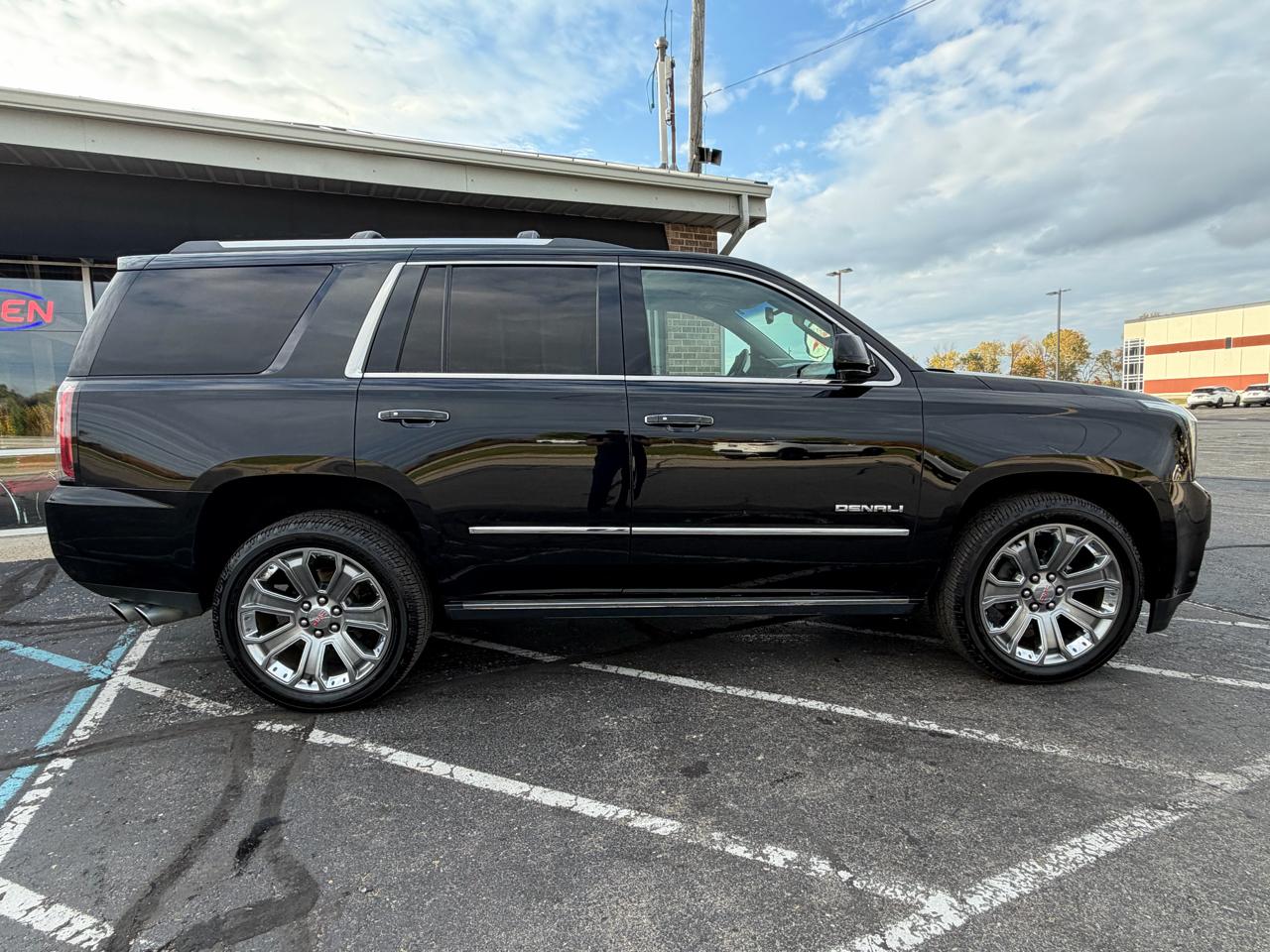 GMC Yukon 4WD 4dr Denali 2015