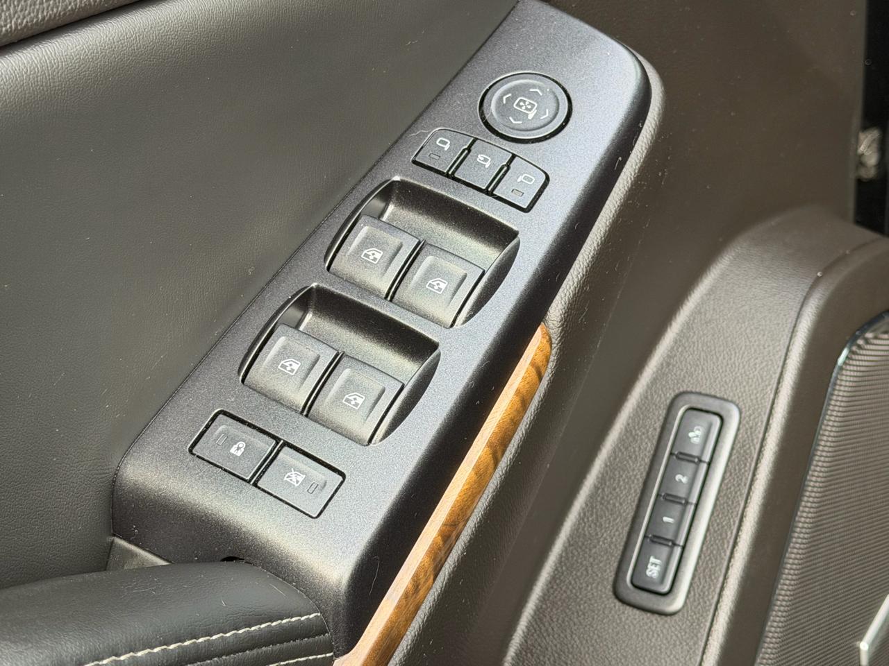 GMC Yukon 4WD 4dr Denali 2015