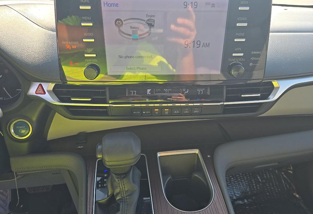 Toyota Sienna LE FWD 8-Passenger (Natl) 2023