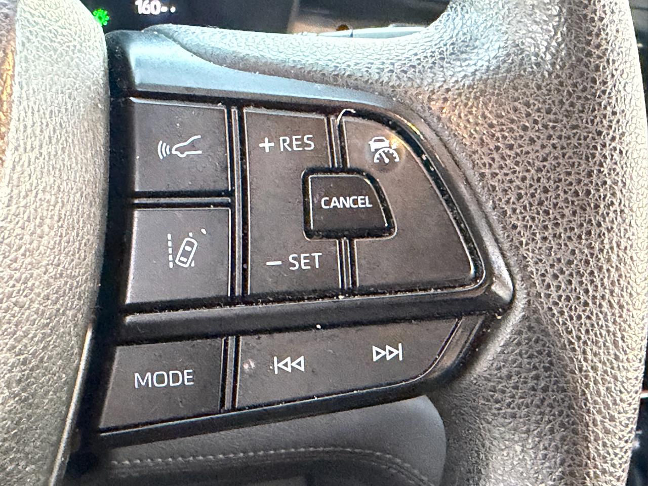 Toyota Sienna LE FWD 8-Passenger (Natl) 2023