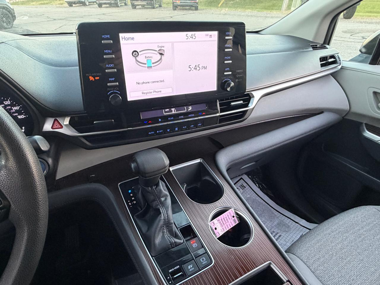 Toyota Sienna LE FWD 8-Passenger (Natl) 2023