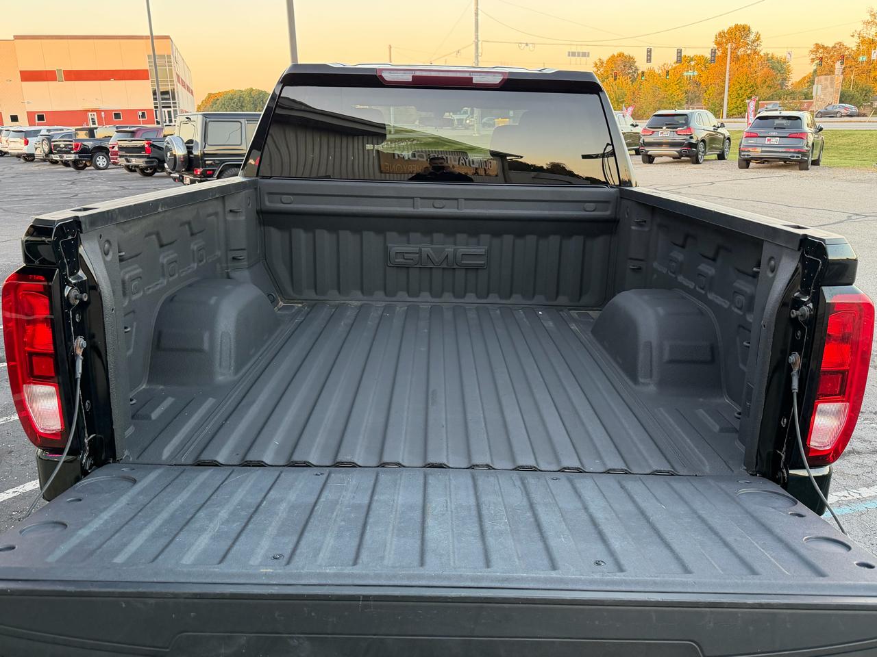 GMC Sierra 1500 4WD Crew Cab 147" Elevation 2021