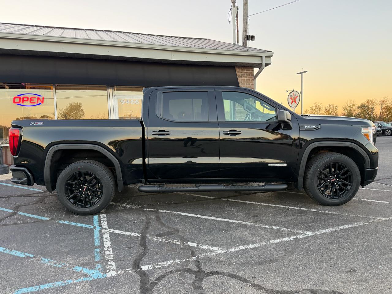 GMC Sierra 1500 4WD Crew Cab 147" Elevation 2021