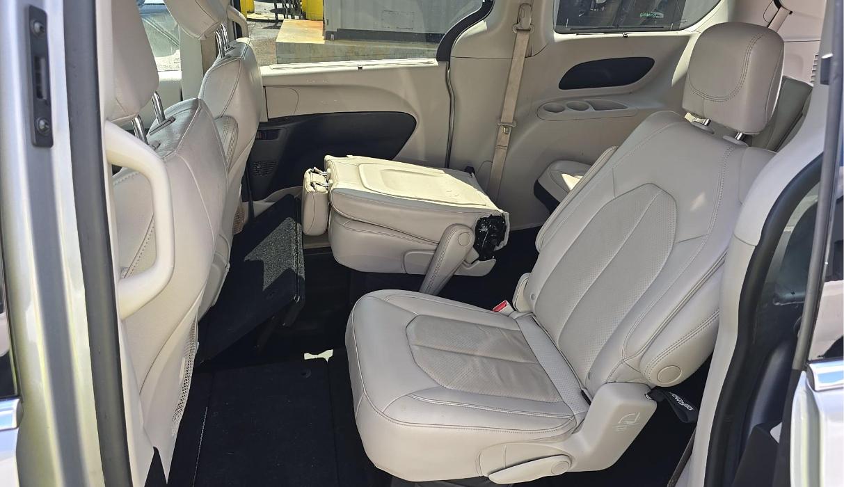 Chrysler Pacifica Touring L FWD 2021