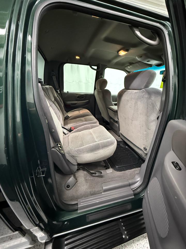 Ford F-150 XLT SuperCrew 4WD 2001