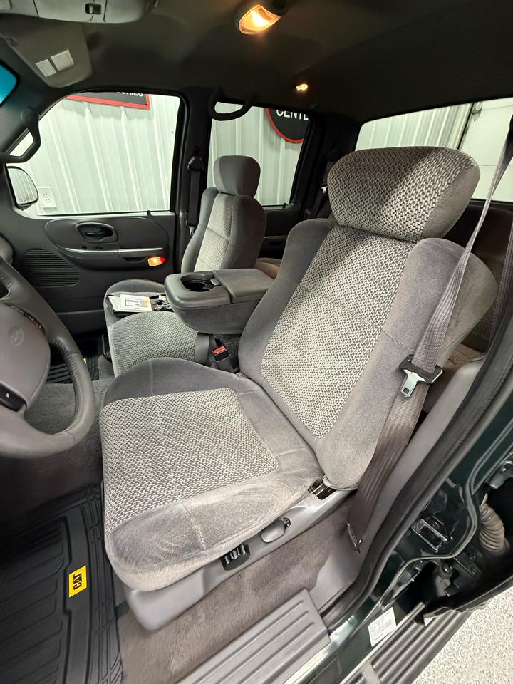 Ford F-150 XLT SuperCrew 4WD 2001