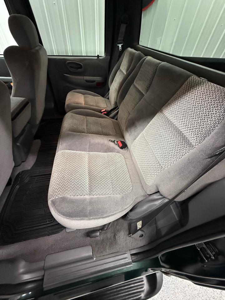 Ford F-150 XLT SuperCrew 4WD 2001