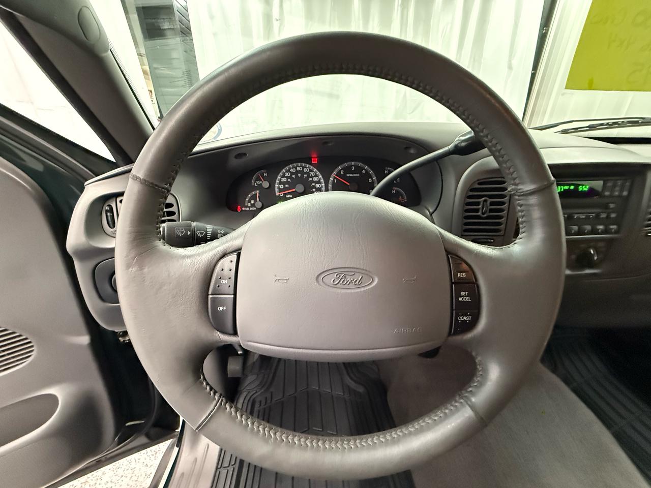 Ford F-150 XLT SuperCrew 4WD 2001