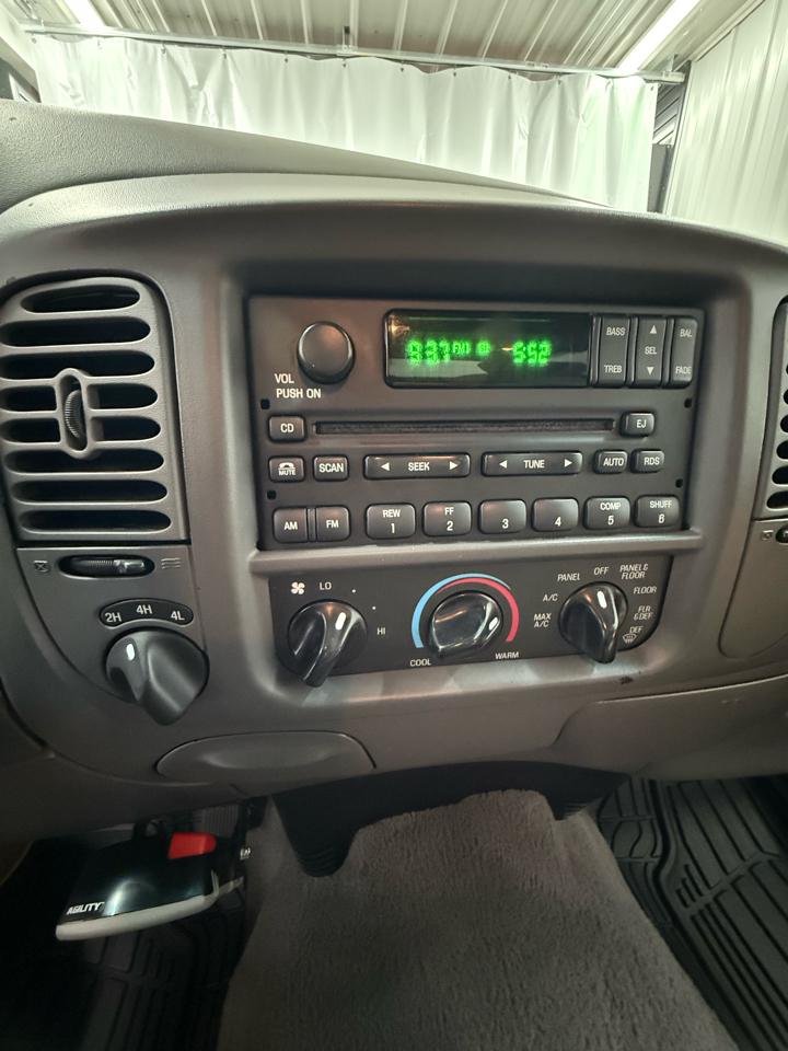 Ford F-150 XLT SuperCrew 4WD 2001