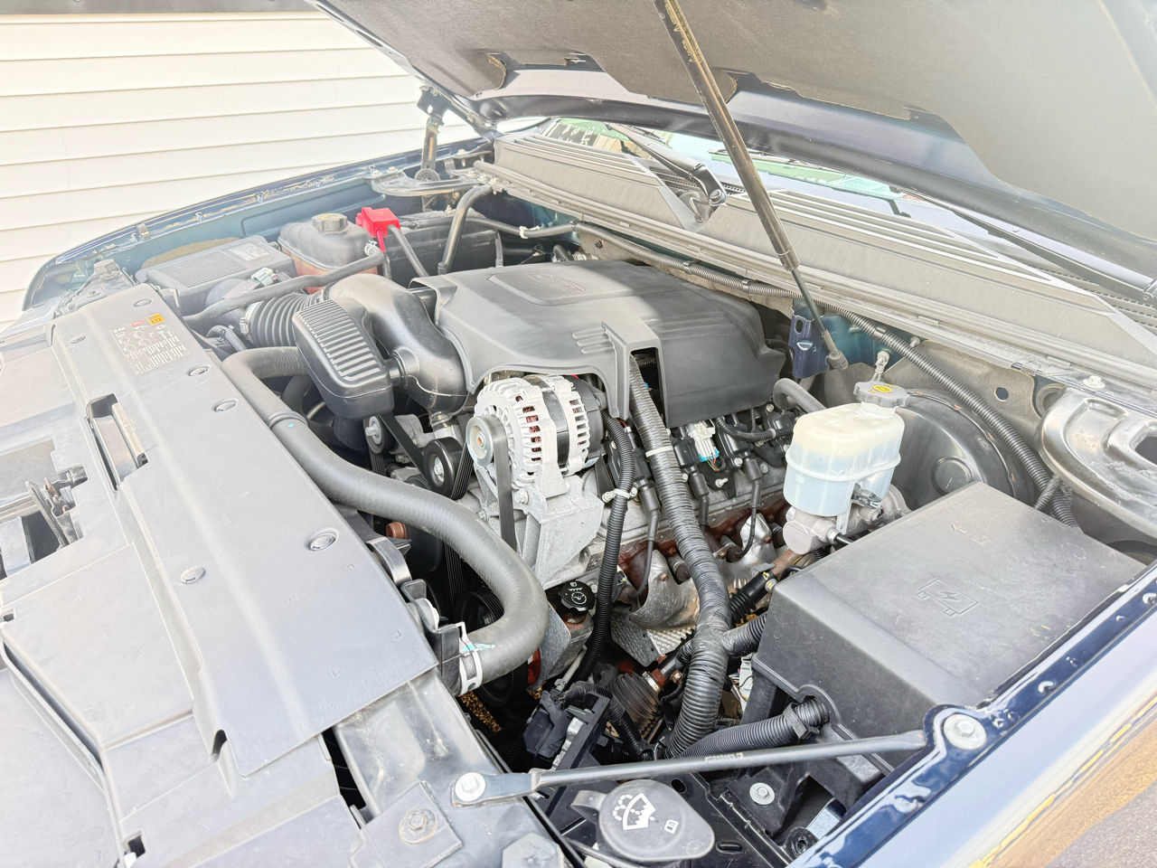 Chevrolet Suburban LT 1500 4WD 2012