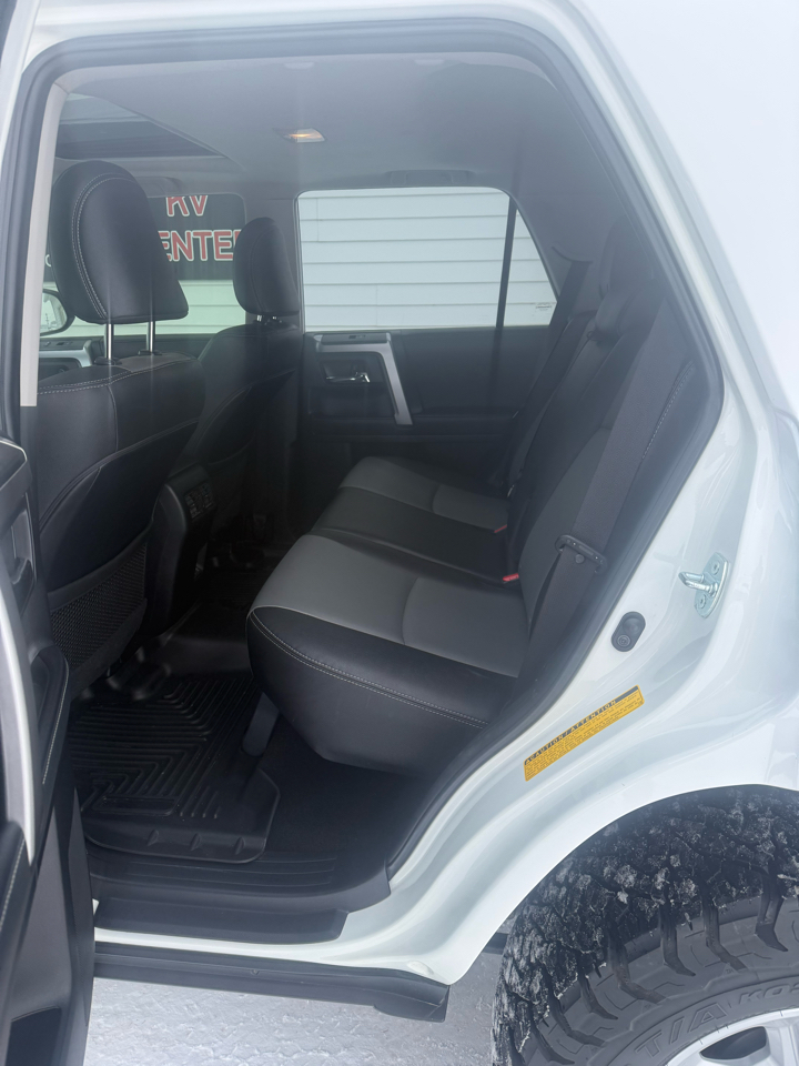 Toyota 4Runner SR5 Premium 4WD 2021