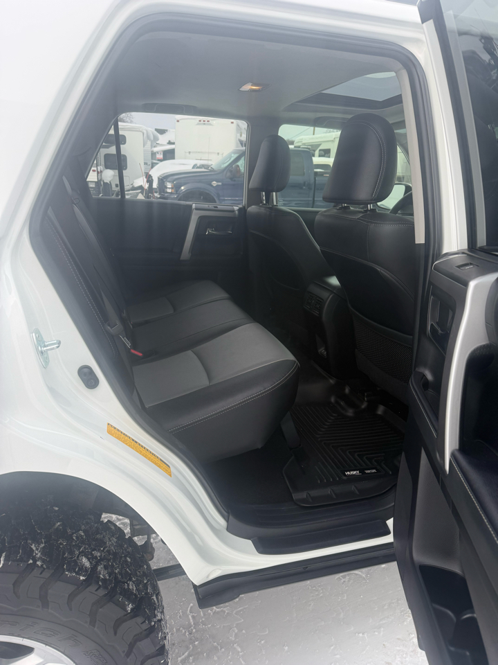 Toyota 4Runner SR5 Premium 4WD 2021