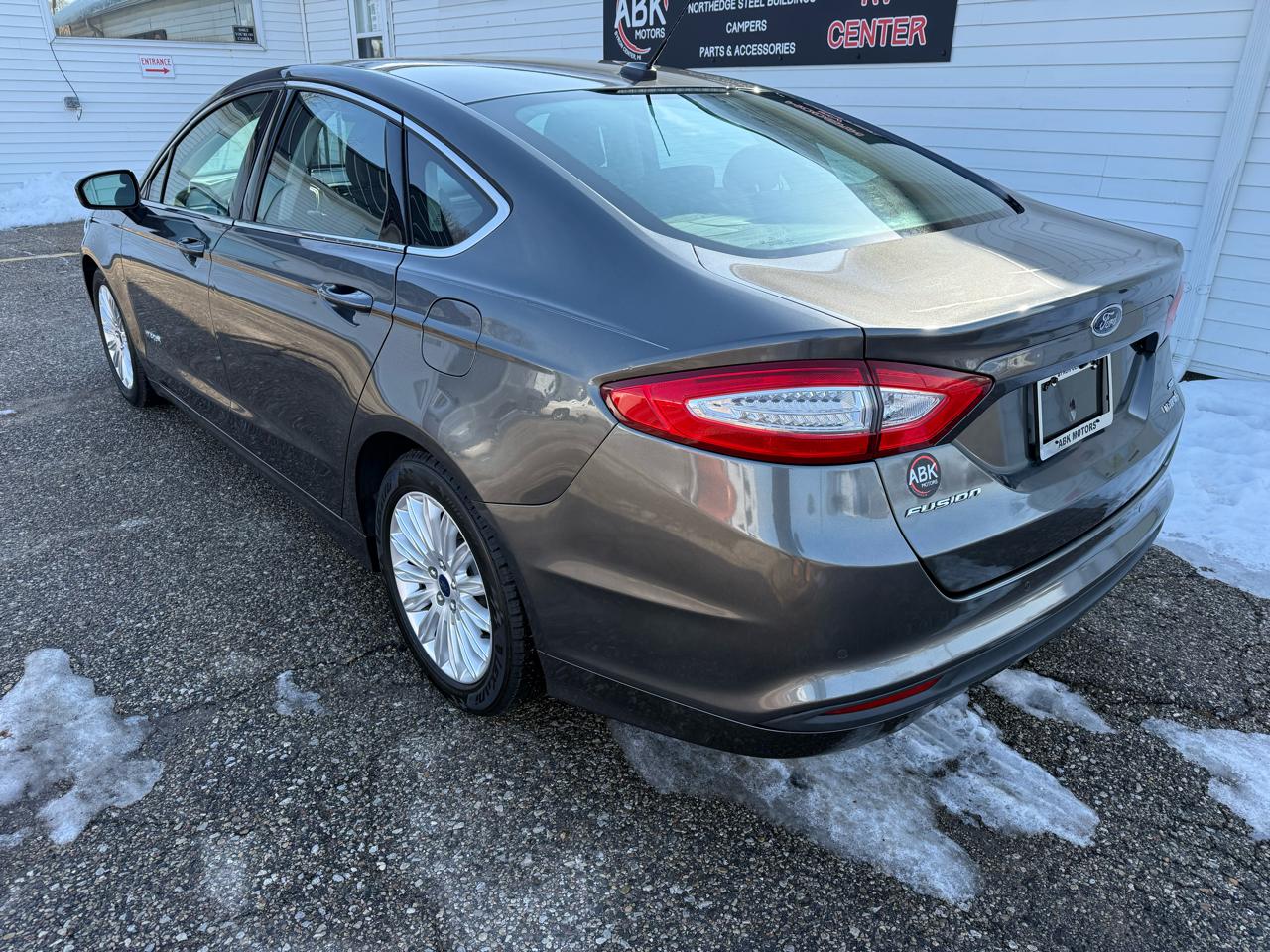 Ford Fusion Hybrid SE 2016