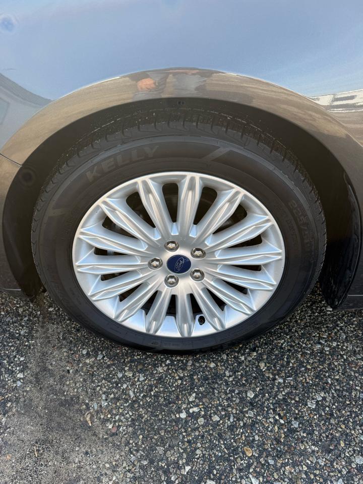 Ford Fusion Hybrid SE 2016