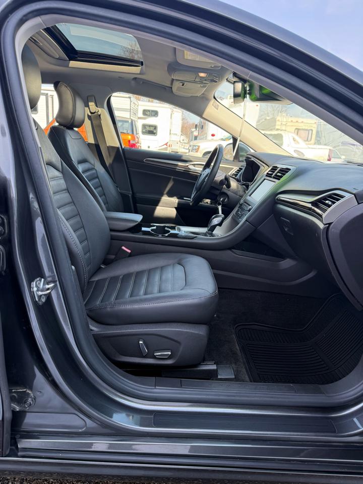 Ford Fusion Hybrid SE 2016