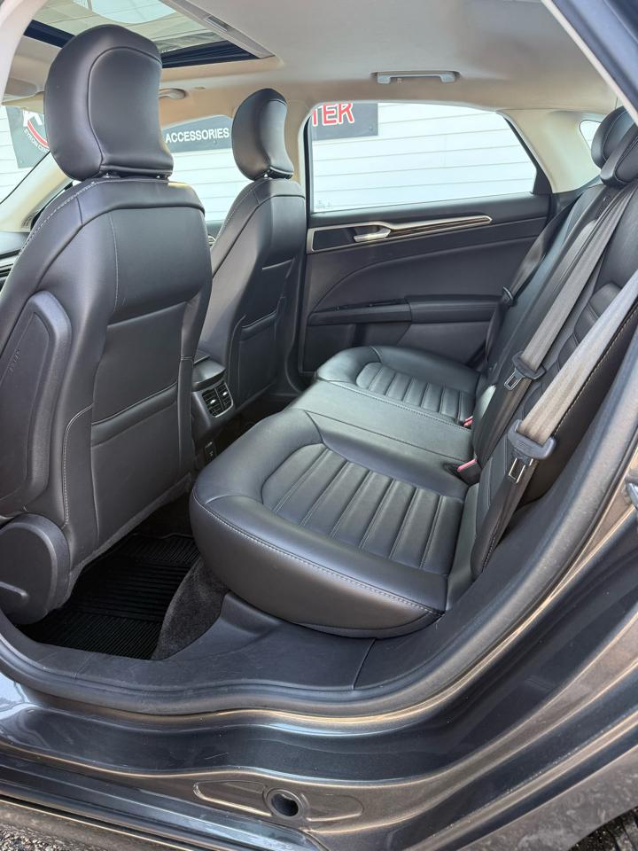 Ford Fusion Hybrid SE 2016