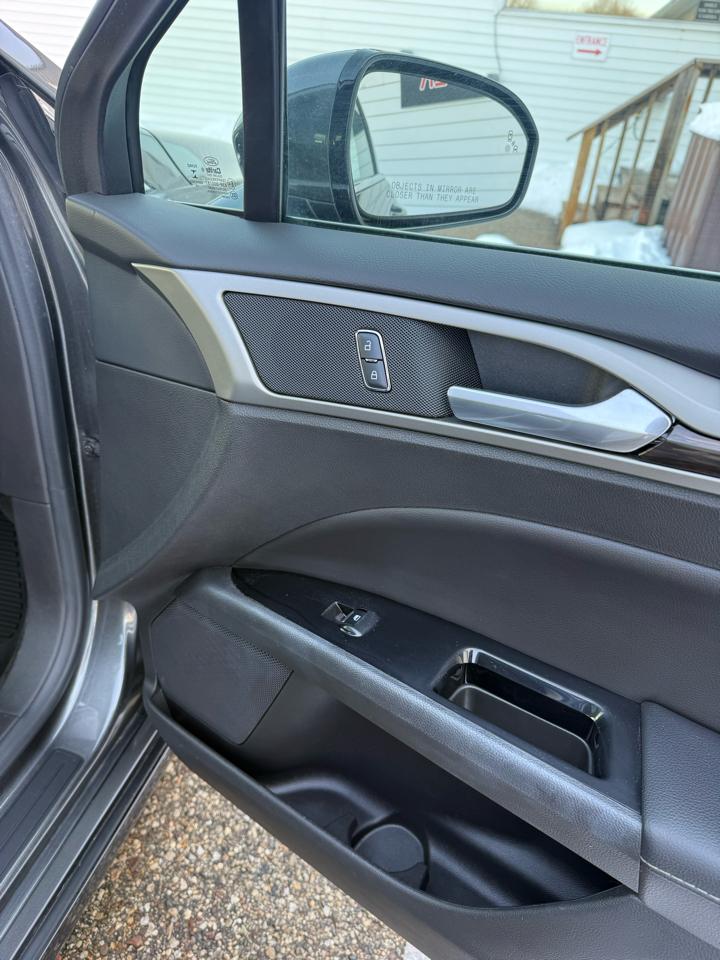 Ford Fusion Hybrid SE 2016