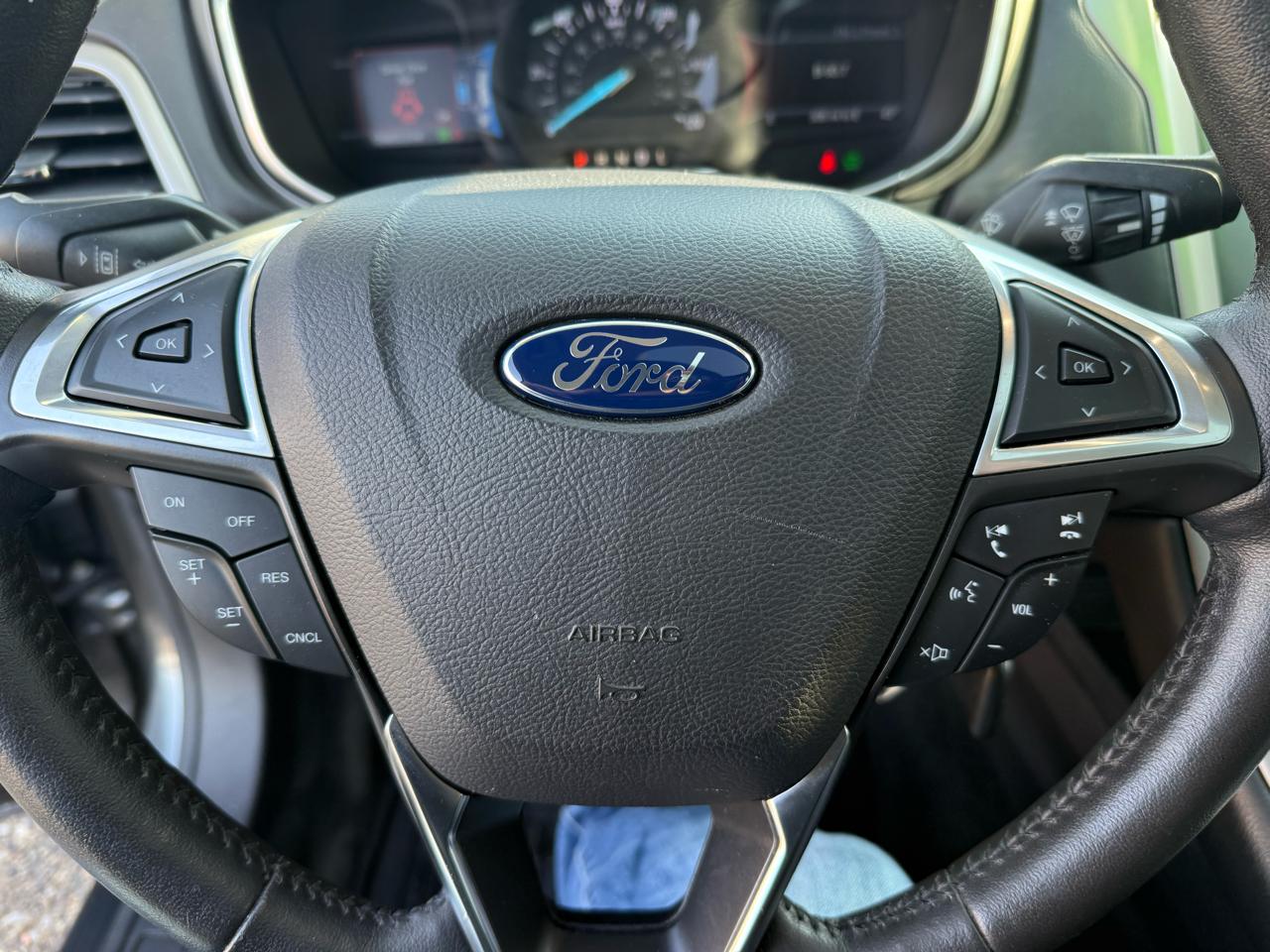 Ford Fusion Hybrid SE 2016