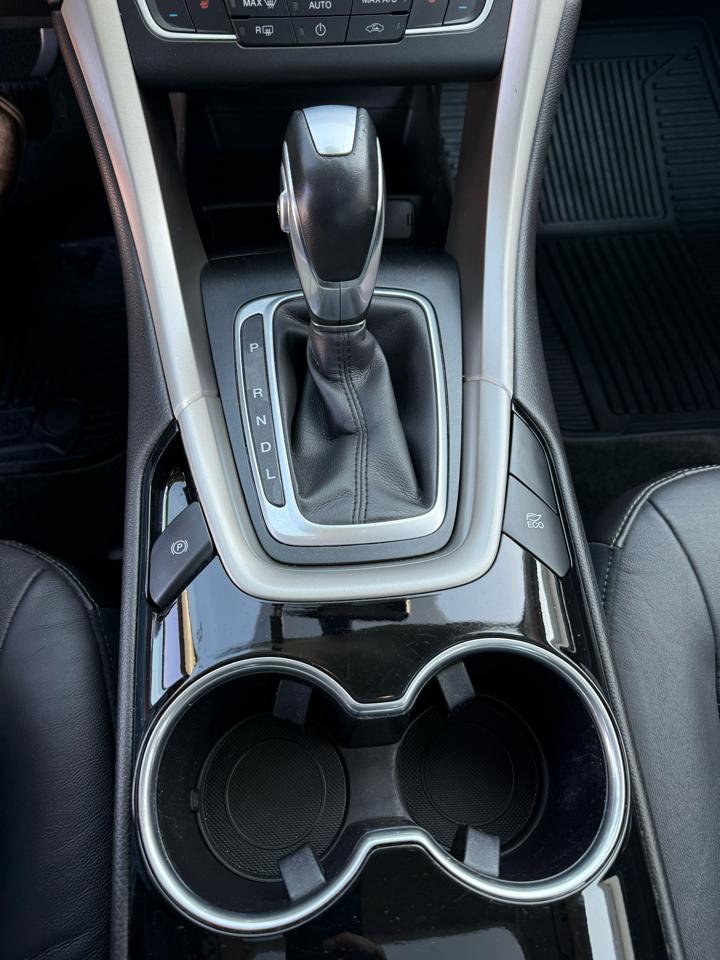 Ford Fusion Hybrid SE 2016