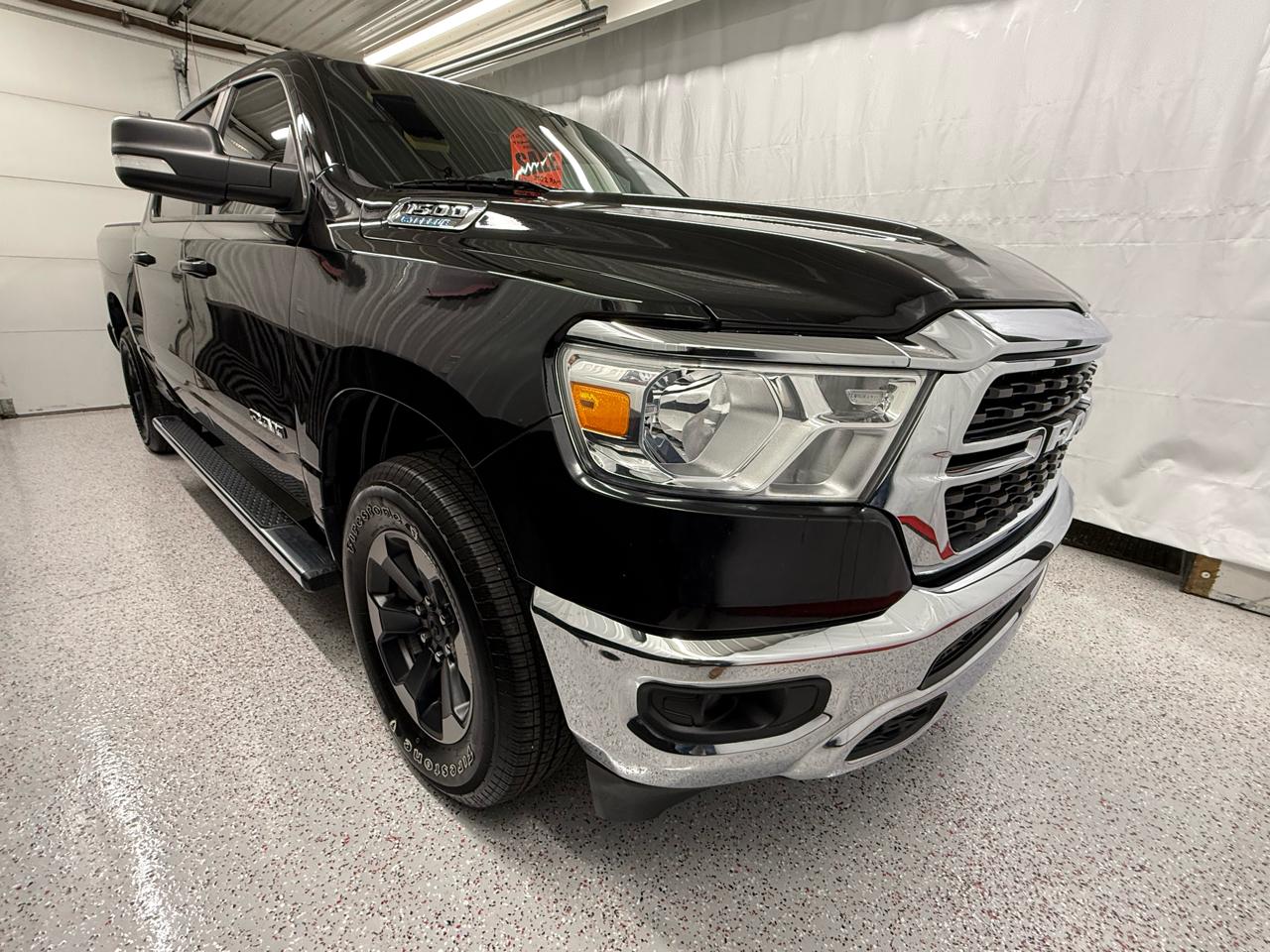 RAM 1500 Big Horn Crew Cab SWB 4WD 2022