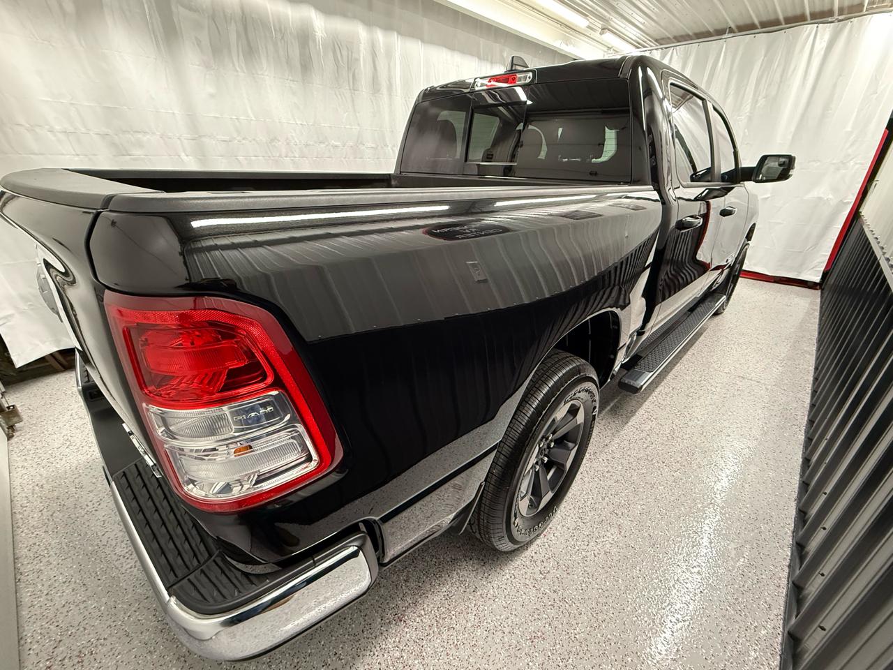 RAM 1500 Big Horn Crew Cab SWB 4WD 2022