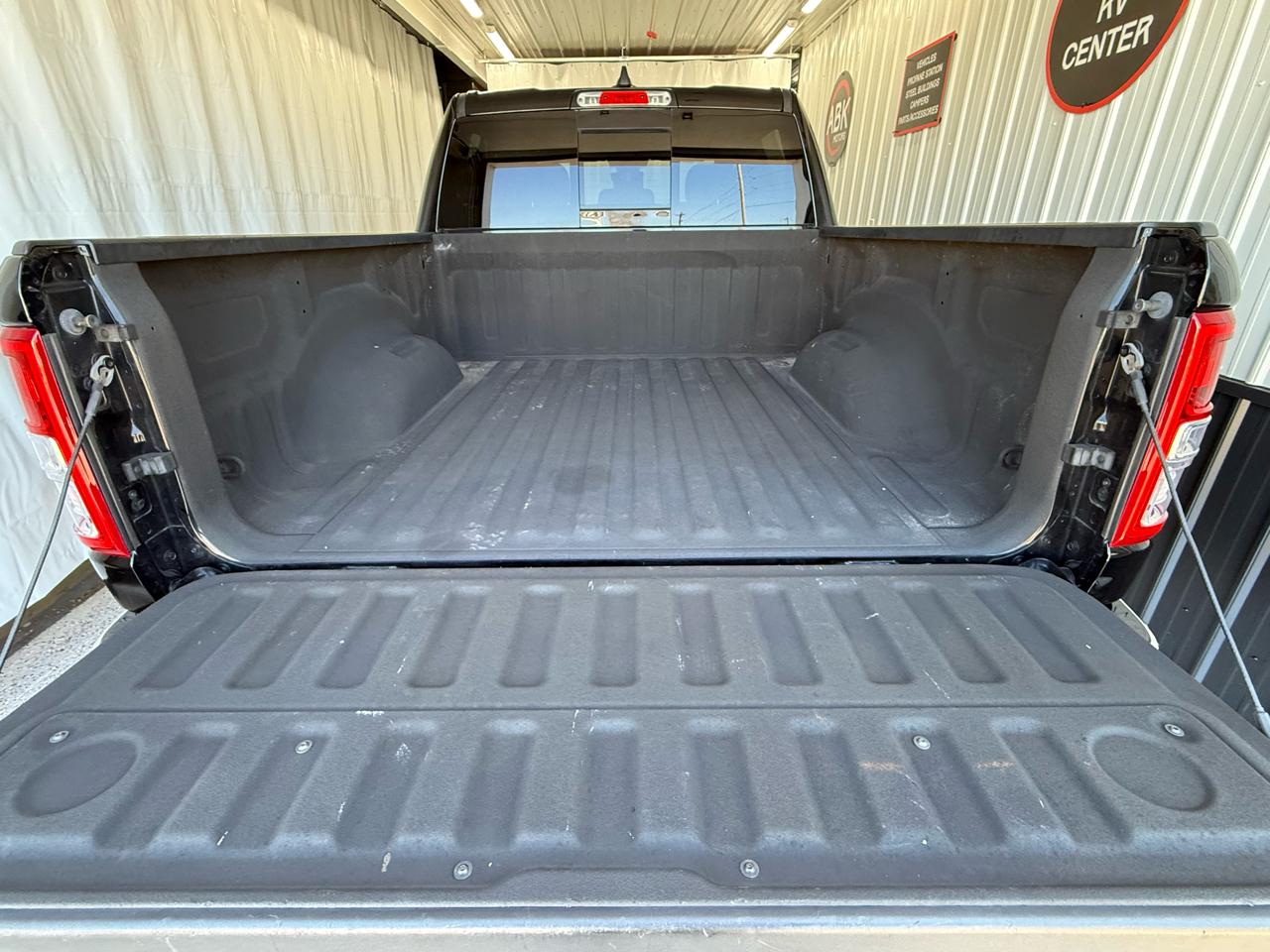 RAM 1500 Big Horn Crew Cab SWB 4WD 2022