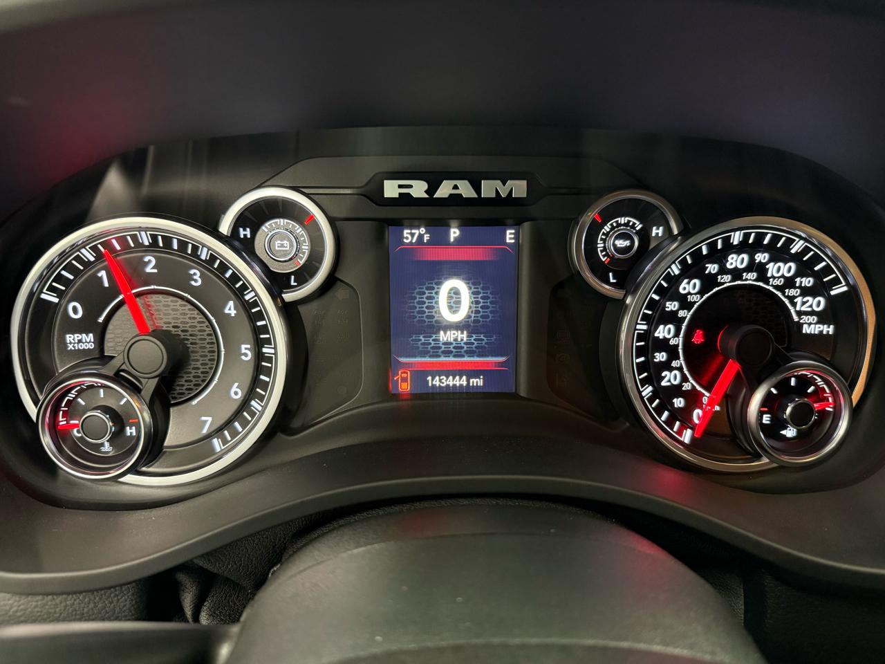 RAM 1500 Big Horn Crew Cab SWB 4WD 2022