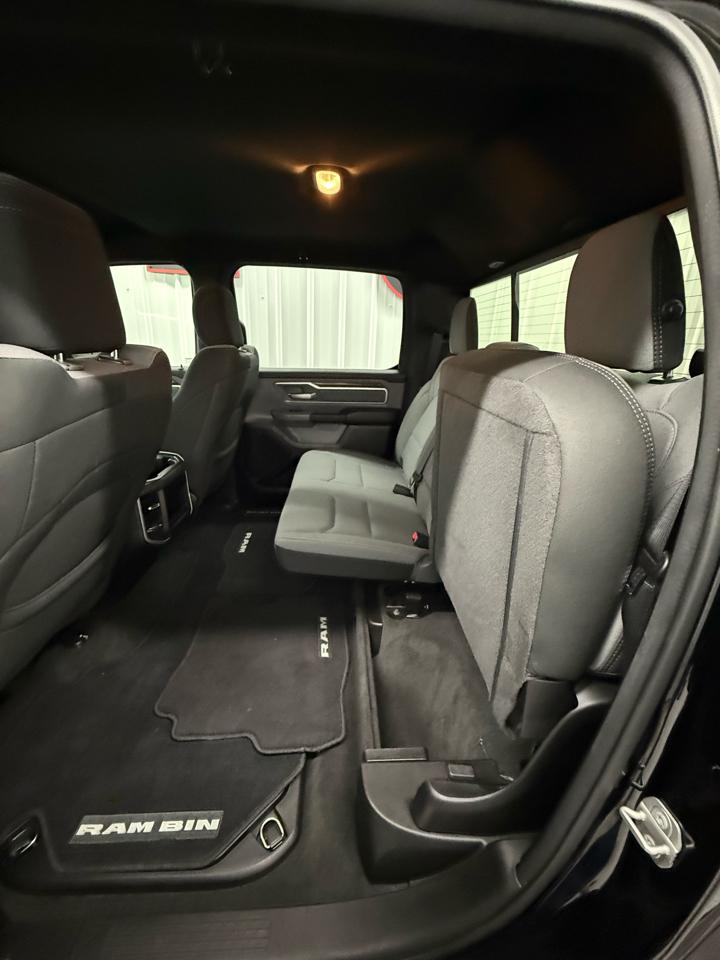 RAM 1500 Big Horn Crew Cab SWB 4WD 2022