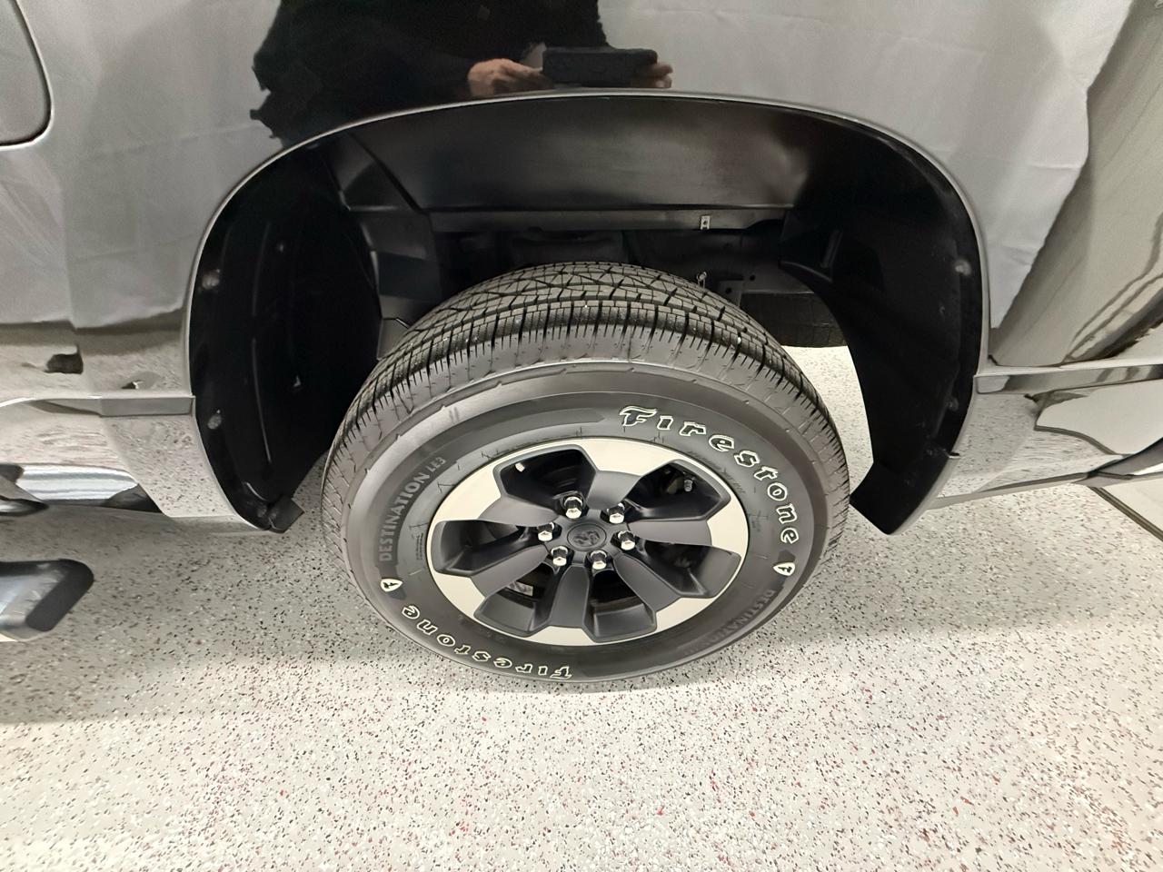 RAM 1500 Big Horn Crew Cab SWB 4WD 2022
