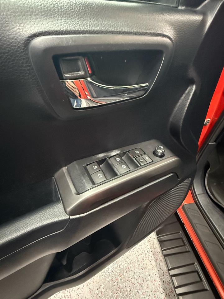 Toyota Tacoma TRD Offroad Double Cab 4WD V6 2017