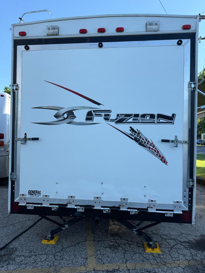 Keystone RV Fuzion Toy Hauler  2009