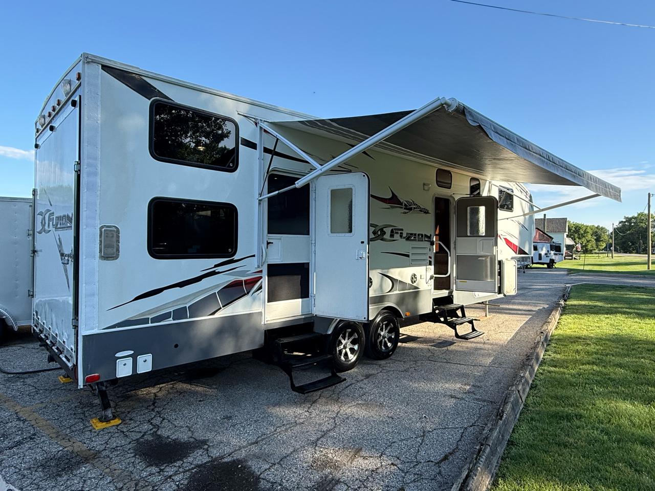 Keystone RV Fuzion Toy Hauler  2009
