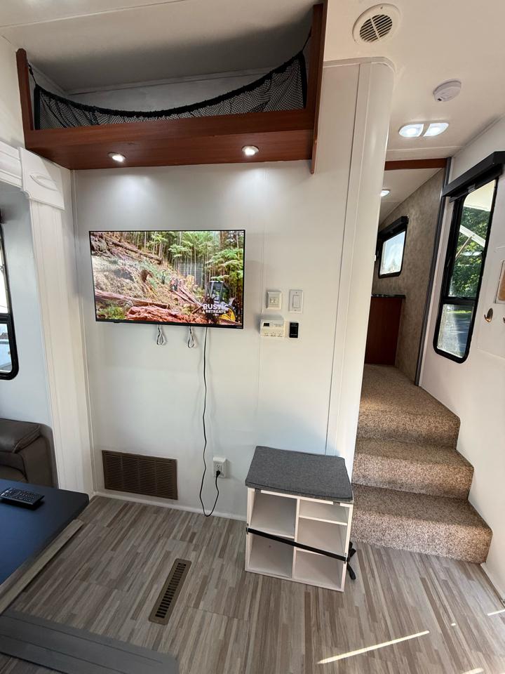 Keystone RV Fuzion Toy Hauler  2009