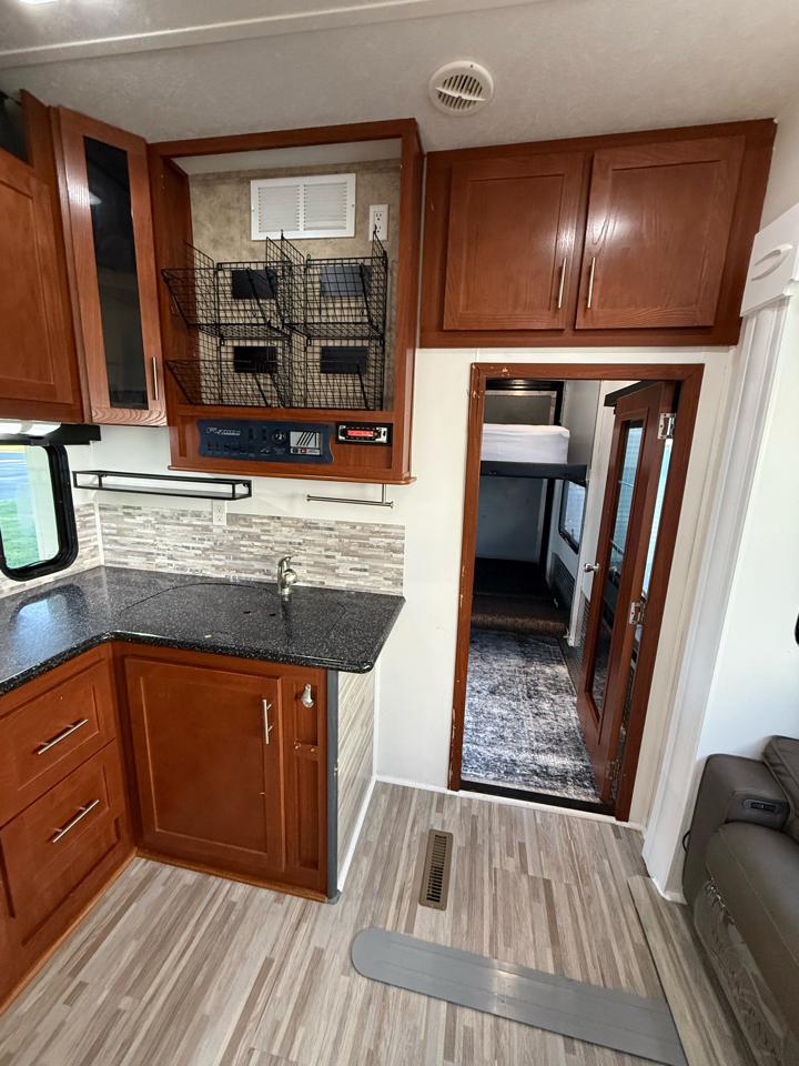 Keystone RV Fuzion Toy Hauler  2009