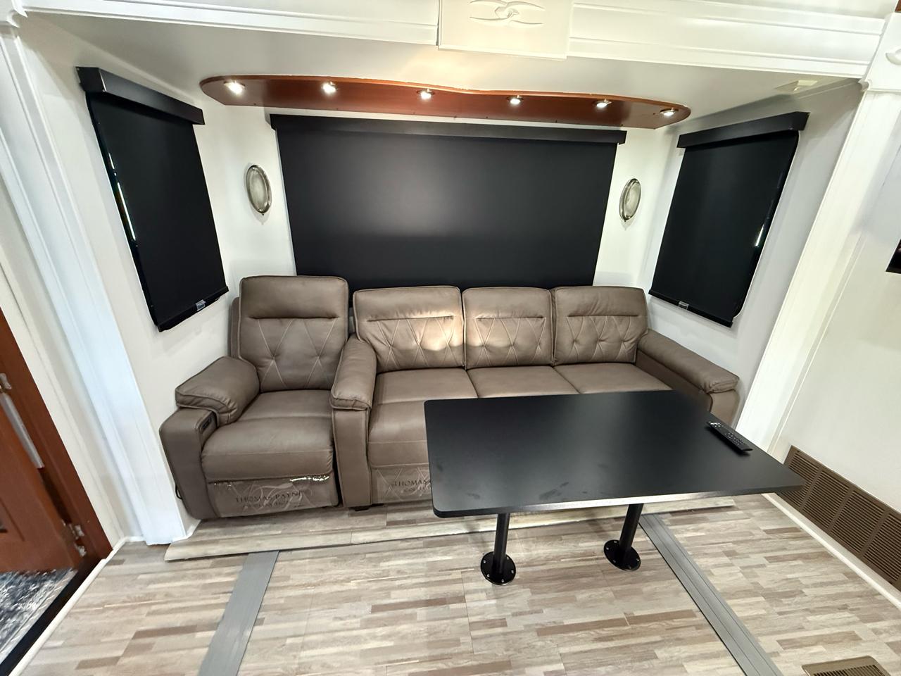 Keystone RV Fuzion Toy Hauler  2009