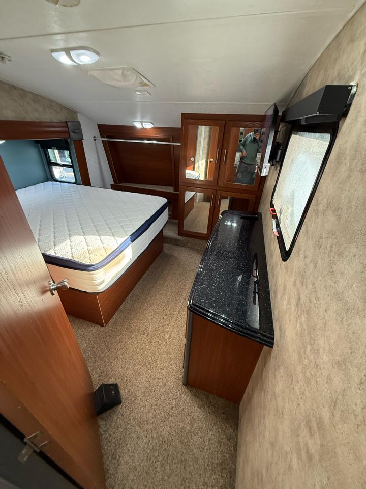 Keystone RV Fuzion Toy Hauler  2009