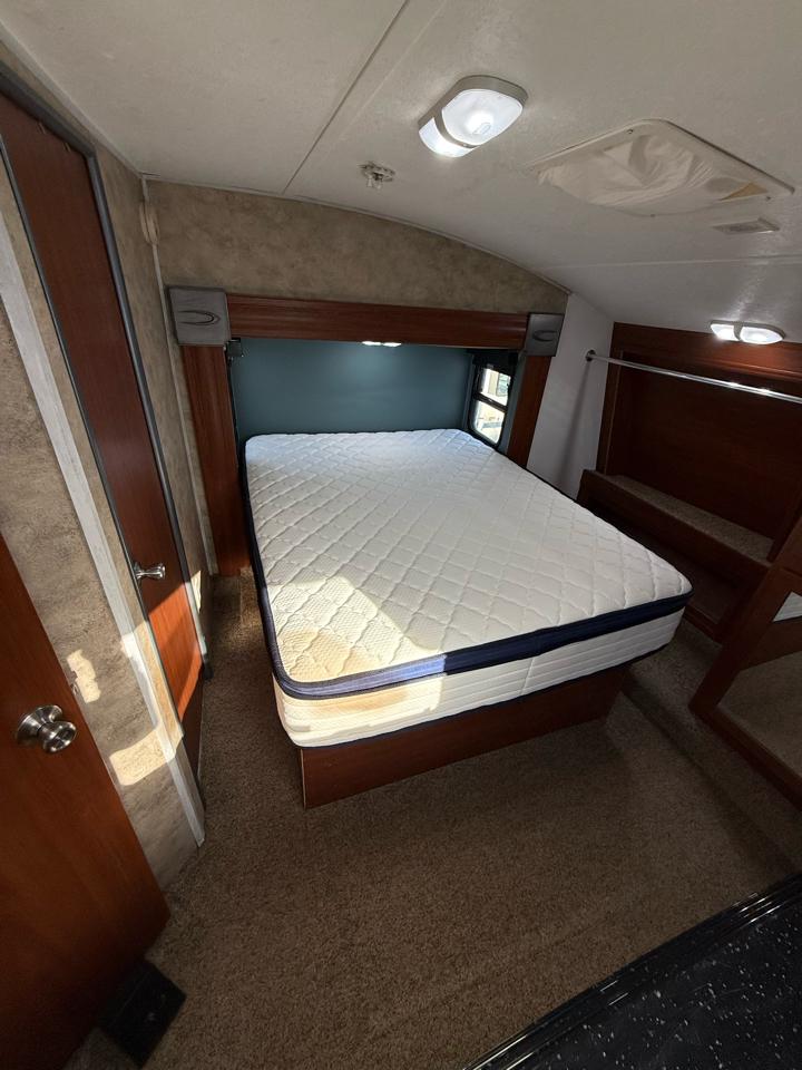 Keystone RV Fuzion Toy Hauler  2009