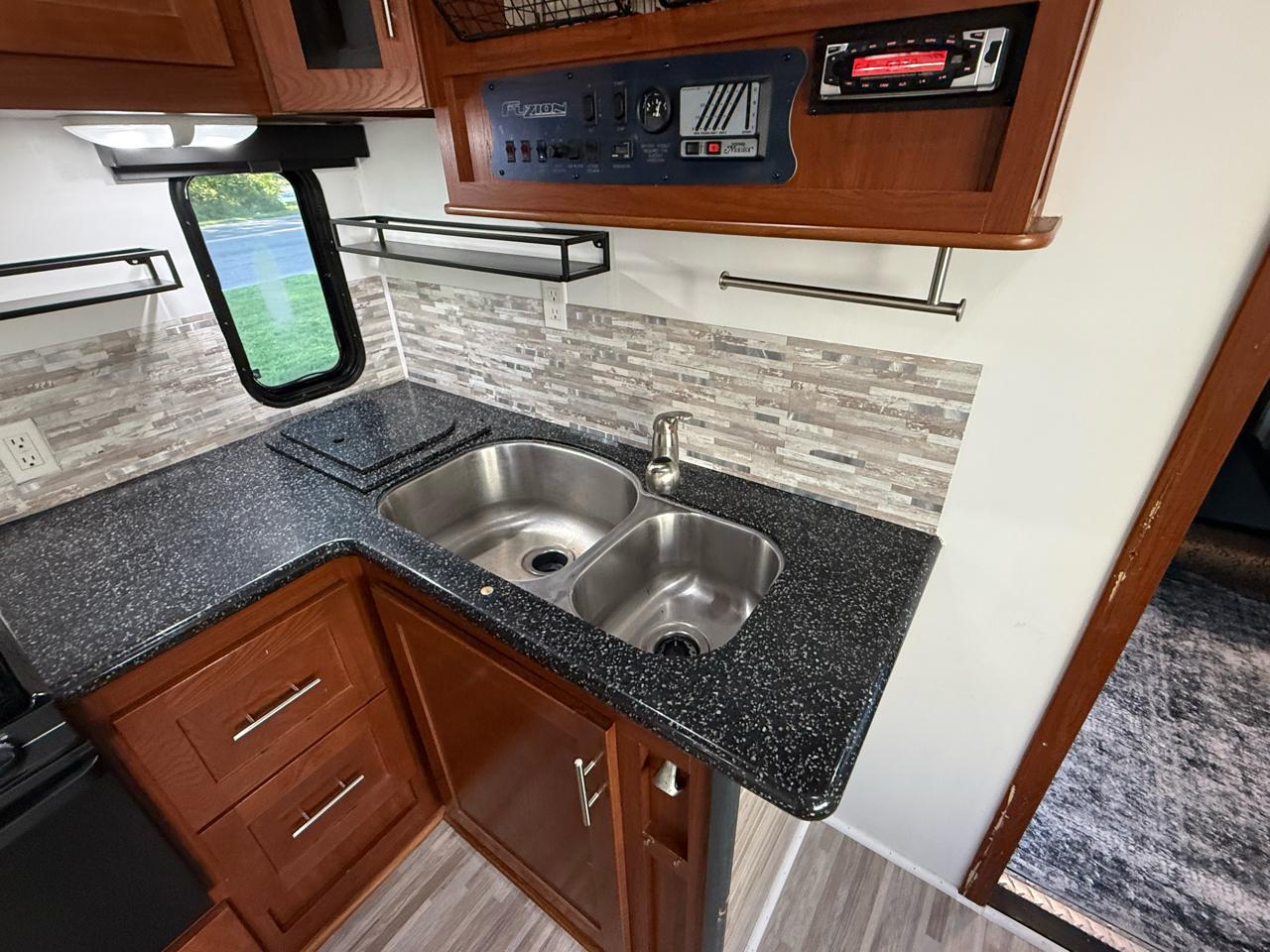Keystone RV Fuzion Toy Hauler  2009